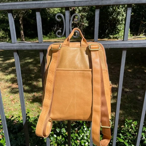 NWOT American Leather Co. Cleveland Backpack - Picture 5 of 6